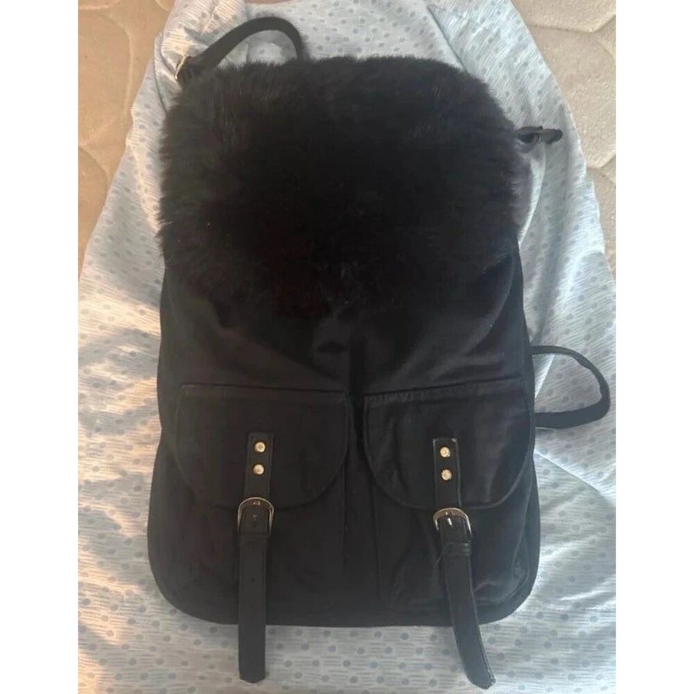 Mochila negra para mujer – casual y espaciosa